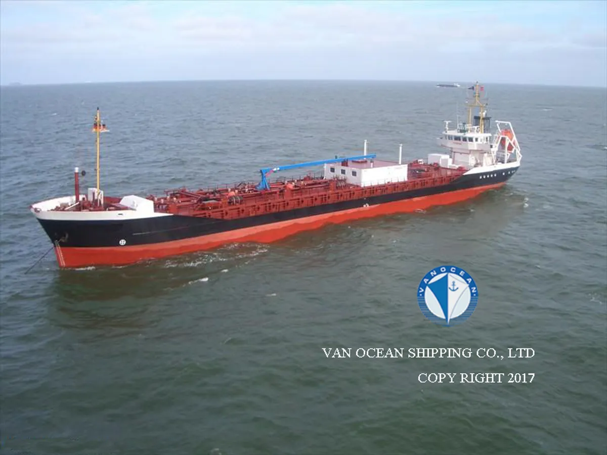 Olie-/chemikaliëntanker te koop