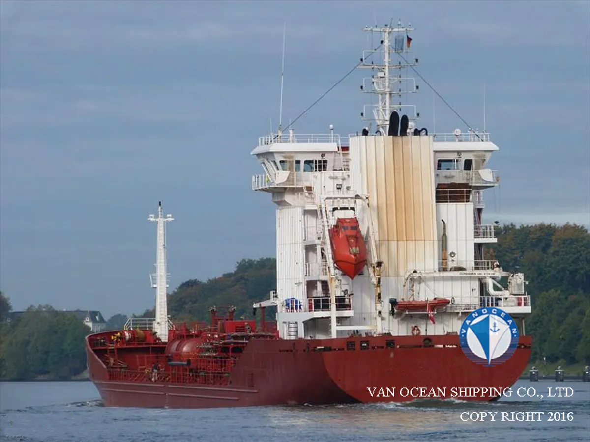 Olie-/chemikaliëntanker te koop