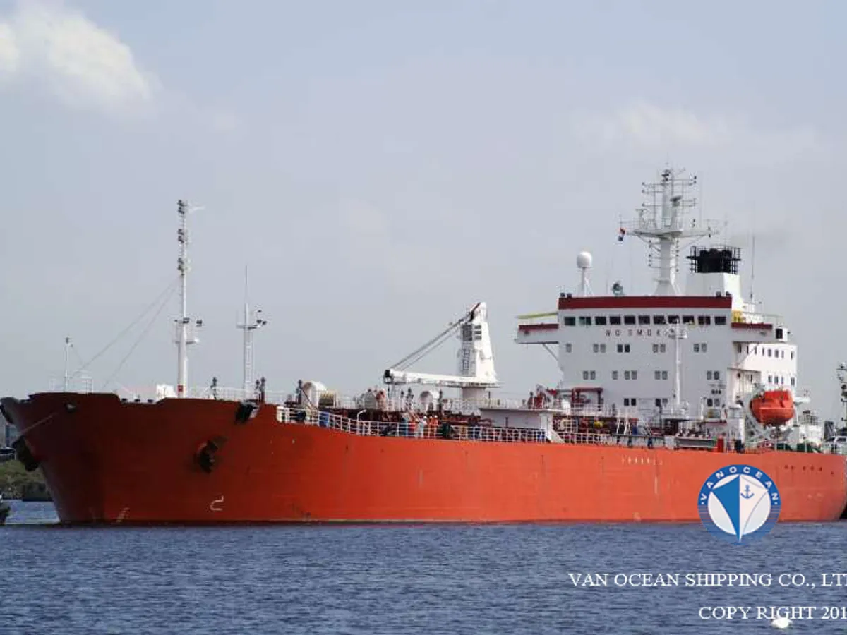 Olie-/chemikaliëntanker te koop