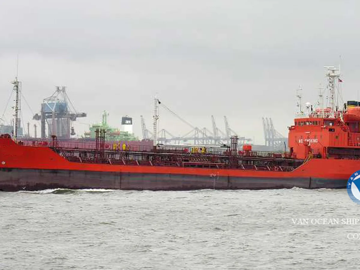 Olie-/chemikaliëntanker te koop