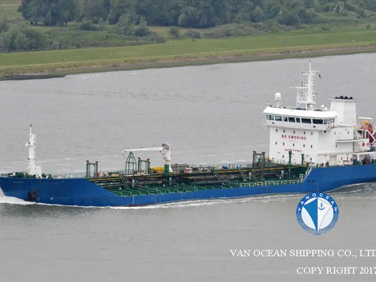 Olie-/chemikaliëntanker te koop