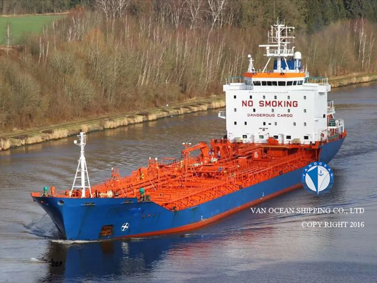 Olie-/chemikaliëntanker te koop