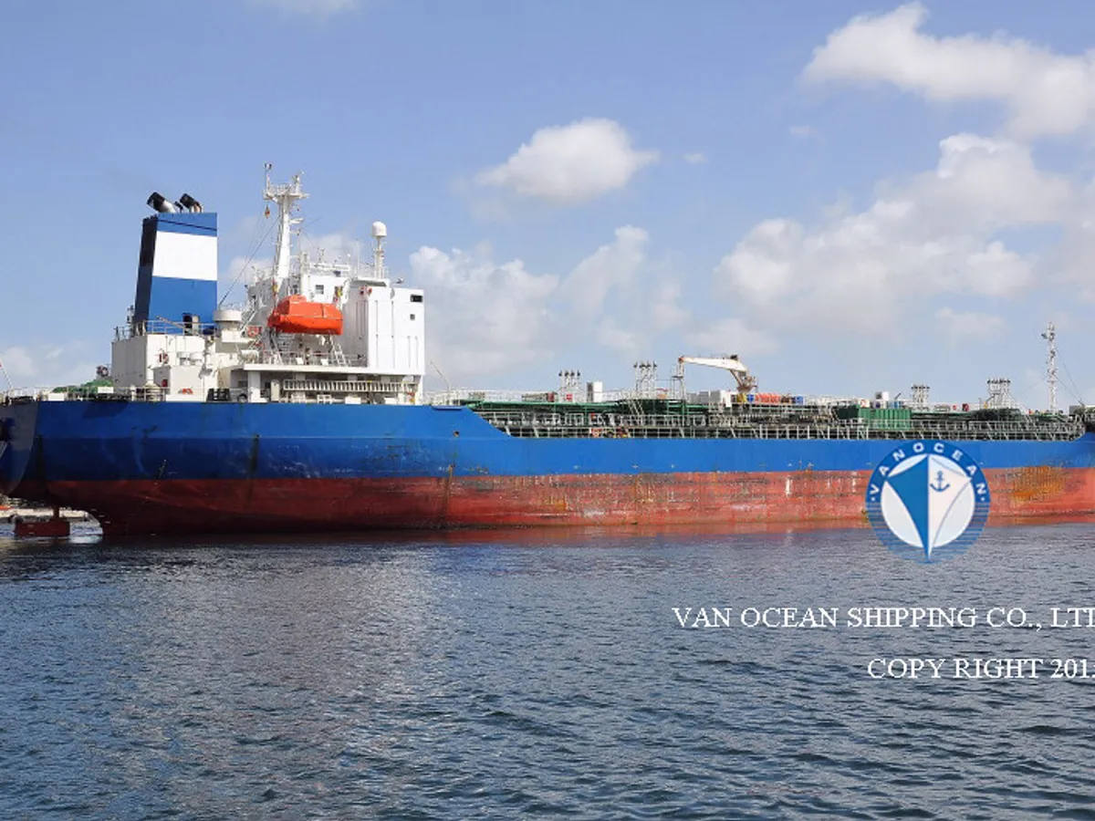 Olie-/chemikaliëntanker te koop