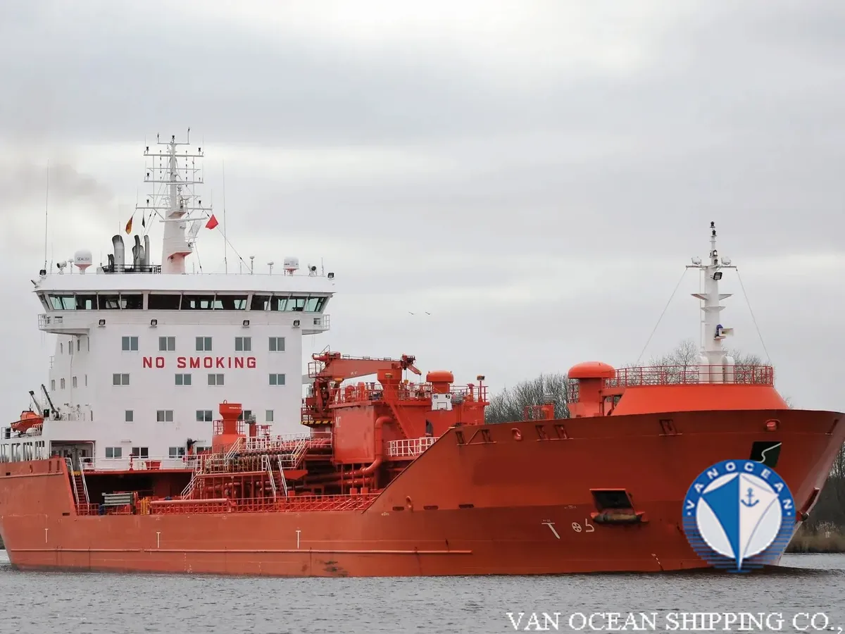 Olie-/chemikaliëntanker te koop