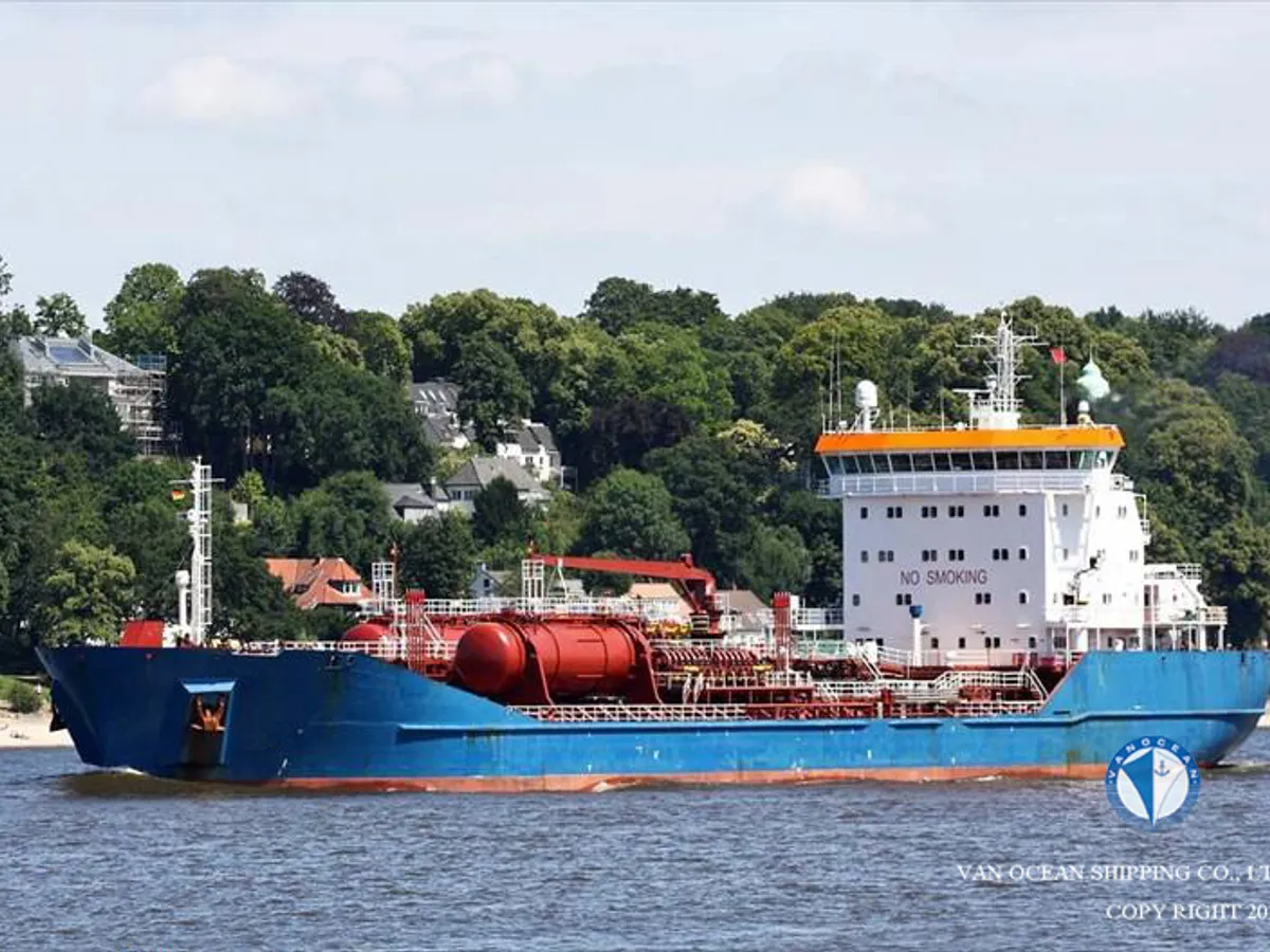 Olie-/chemikaliëntanker te koop