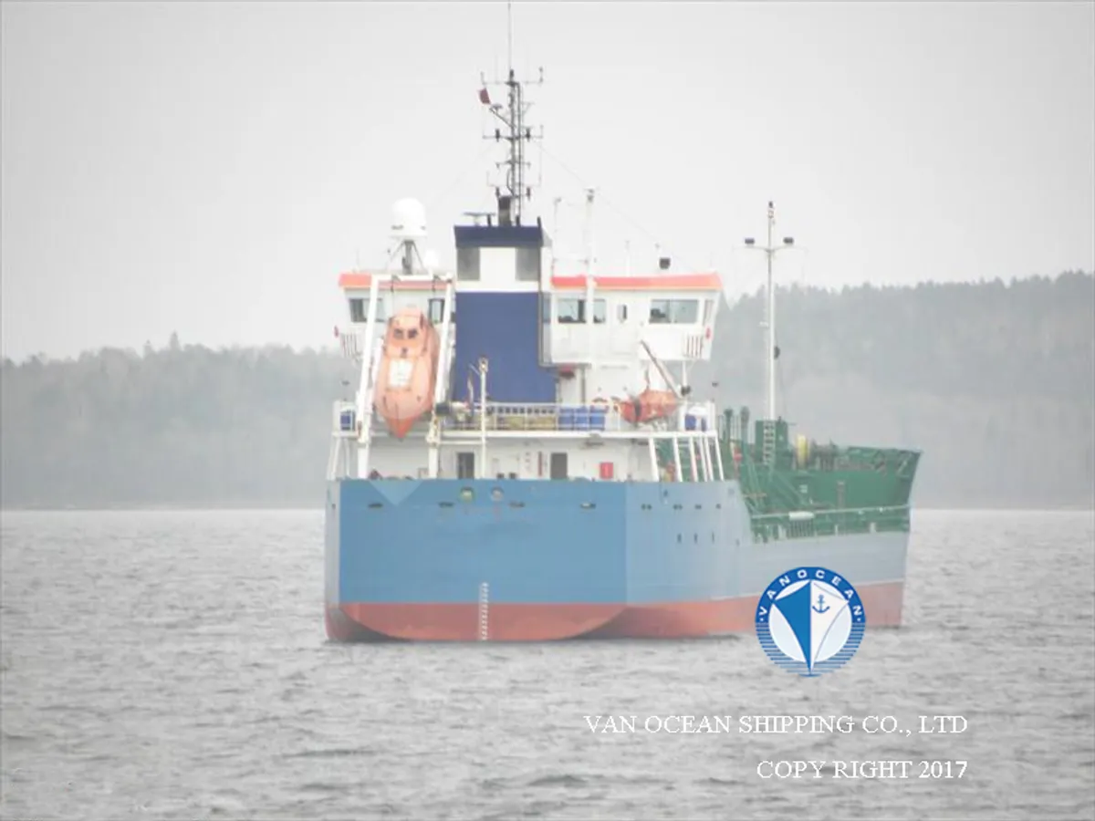 Olie-/chemikaliëntanker te koop