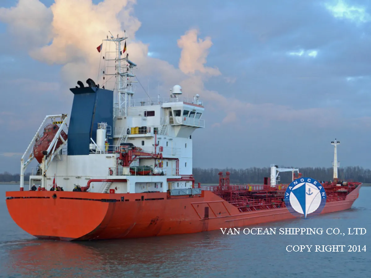 Olie-/chemikaliëntanker te koop