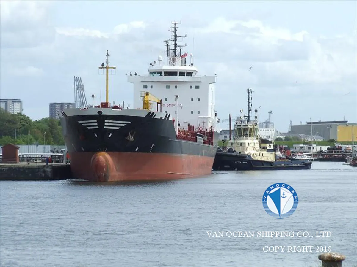 Olie-/chemikaliëntanker te koop