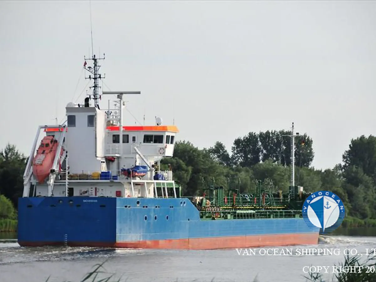 Olie-/chemikaliëntanker te koop