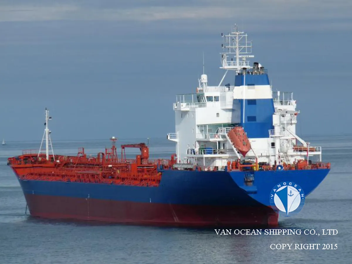 Olie-/chemikaliëntanker te koop
