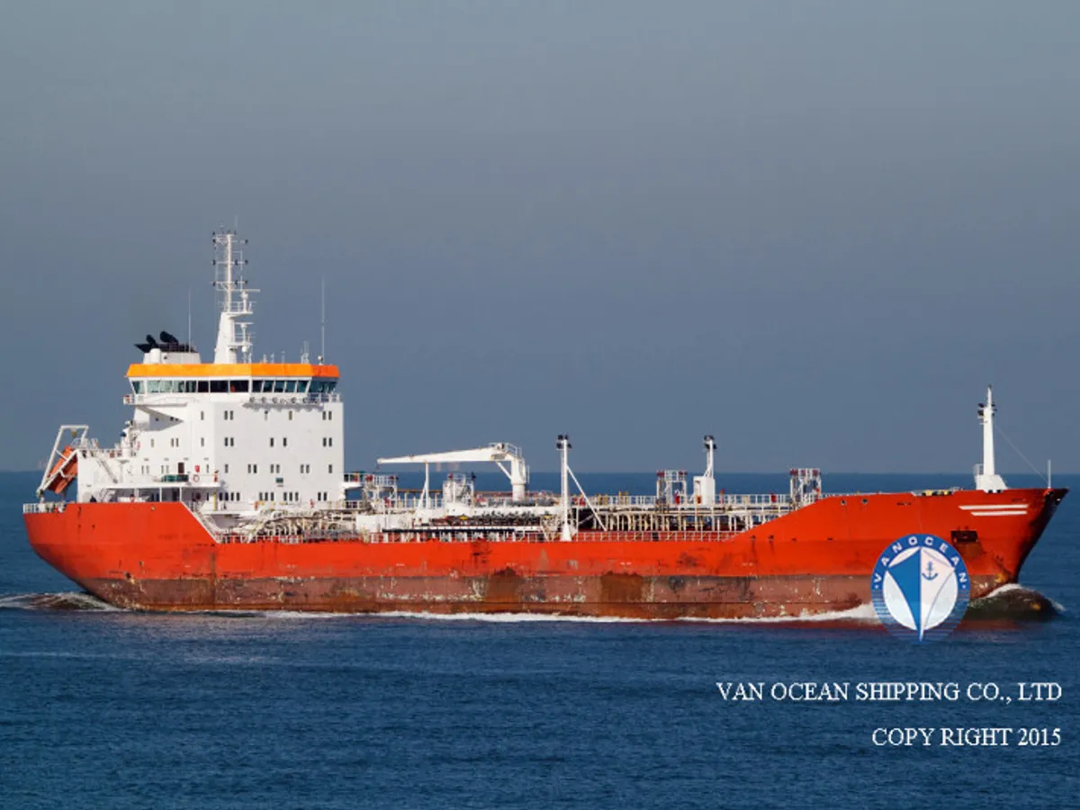 Olie-/chemikaliëntanker te koop