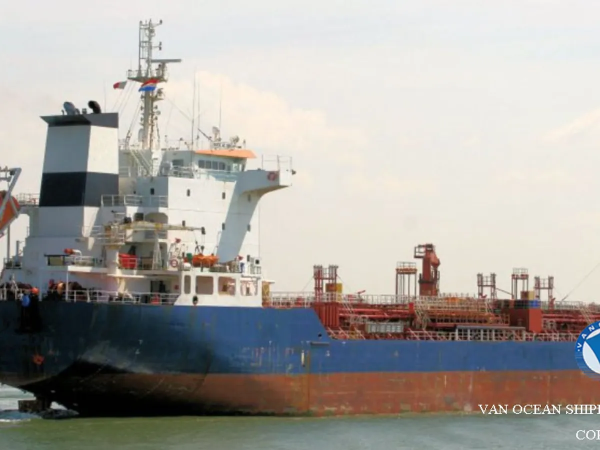 Olie-/chemikaliëntanker te koop