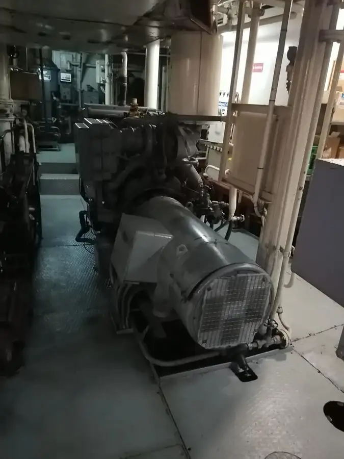 Olie-/chemikaliëntanker te koop