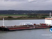 Olie-/chemikaliëntanker te koop