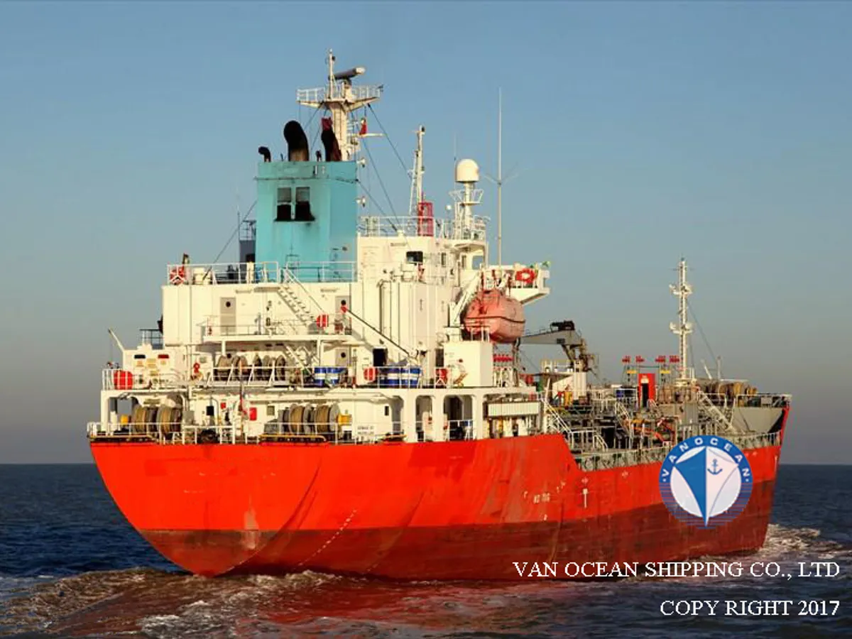 Olie-/chemikaliëntanker te koop