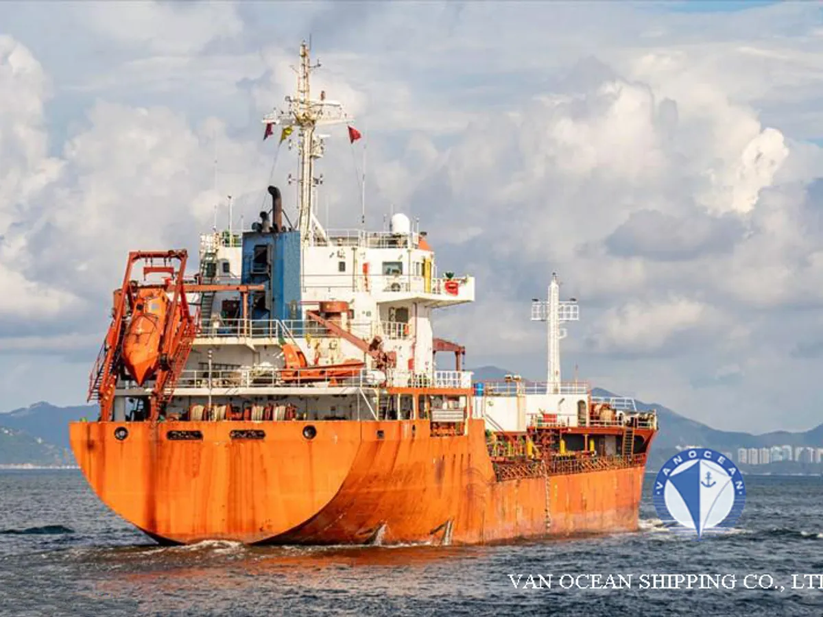 Olie-/chemikaliëntanker te koop