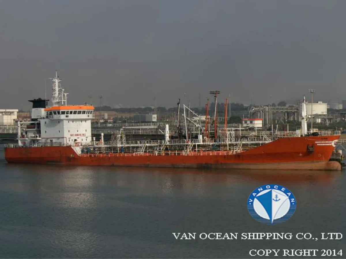 Olie-/chemikaliëntanker te koop