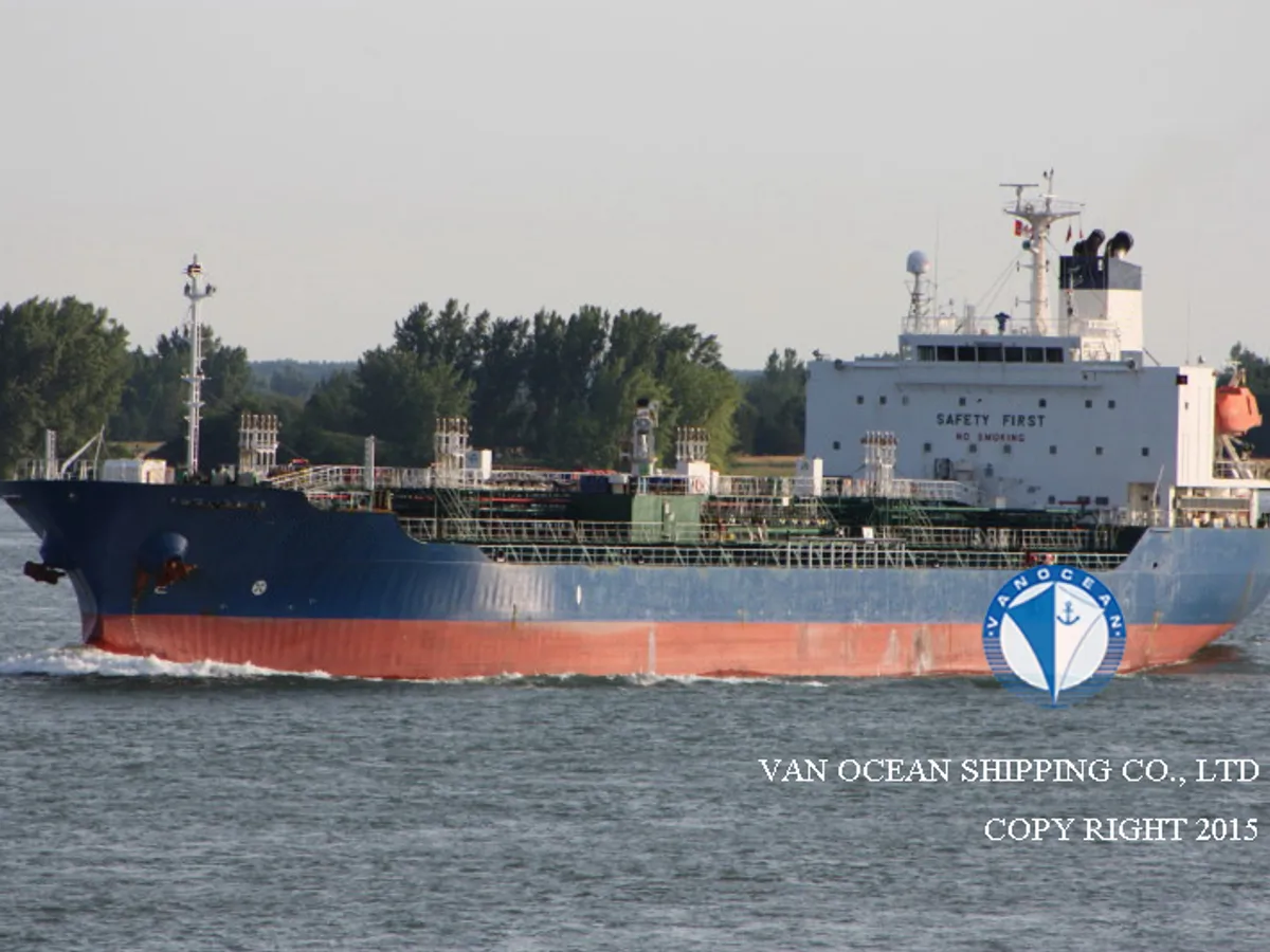 Olie-/chemikaliëntanker te koop
