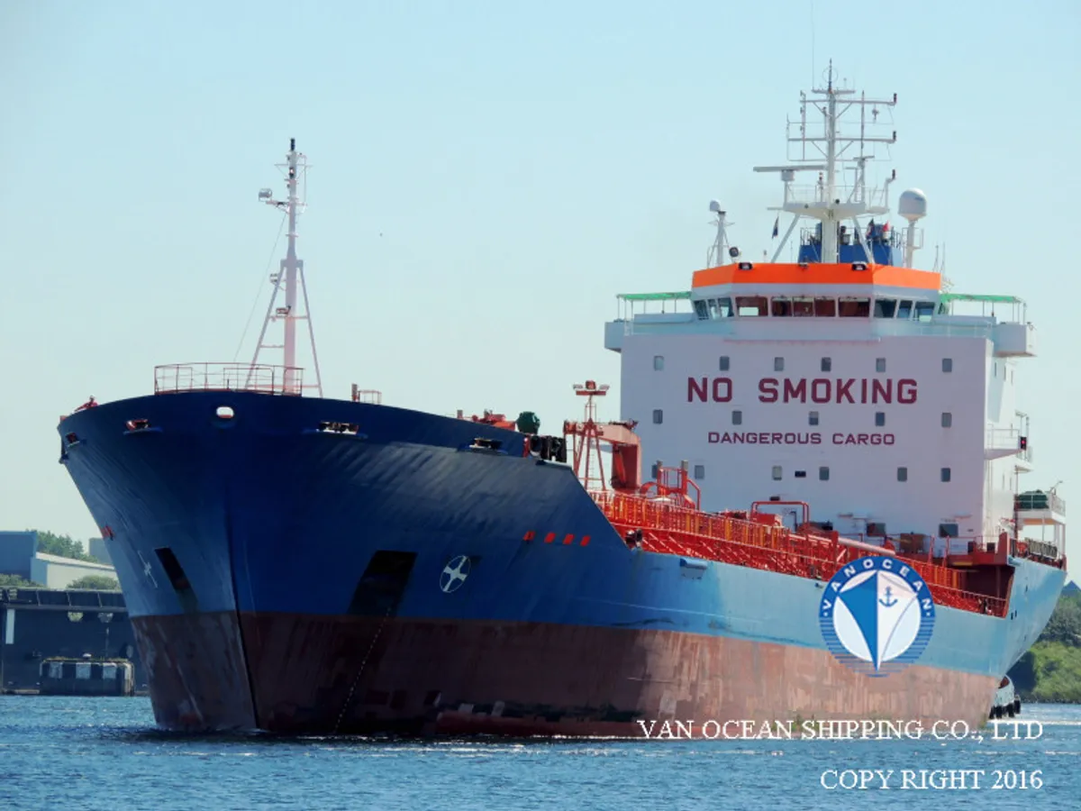 Olie-/chemikaliëntanker te koop