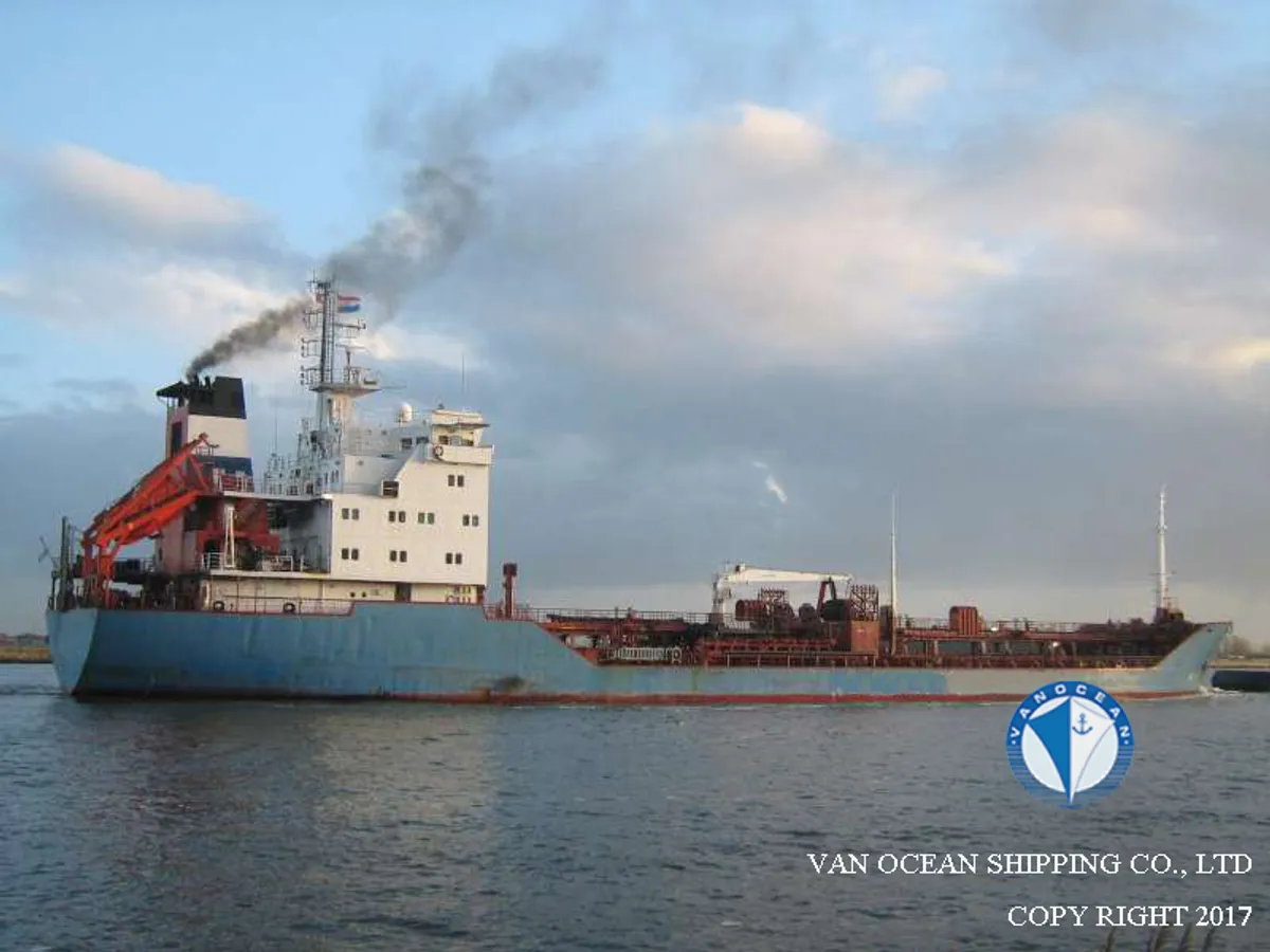 Olie-/chemikaliëntanker te koop