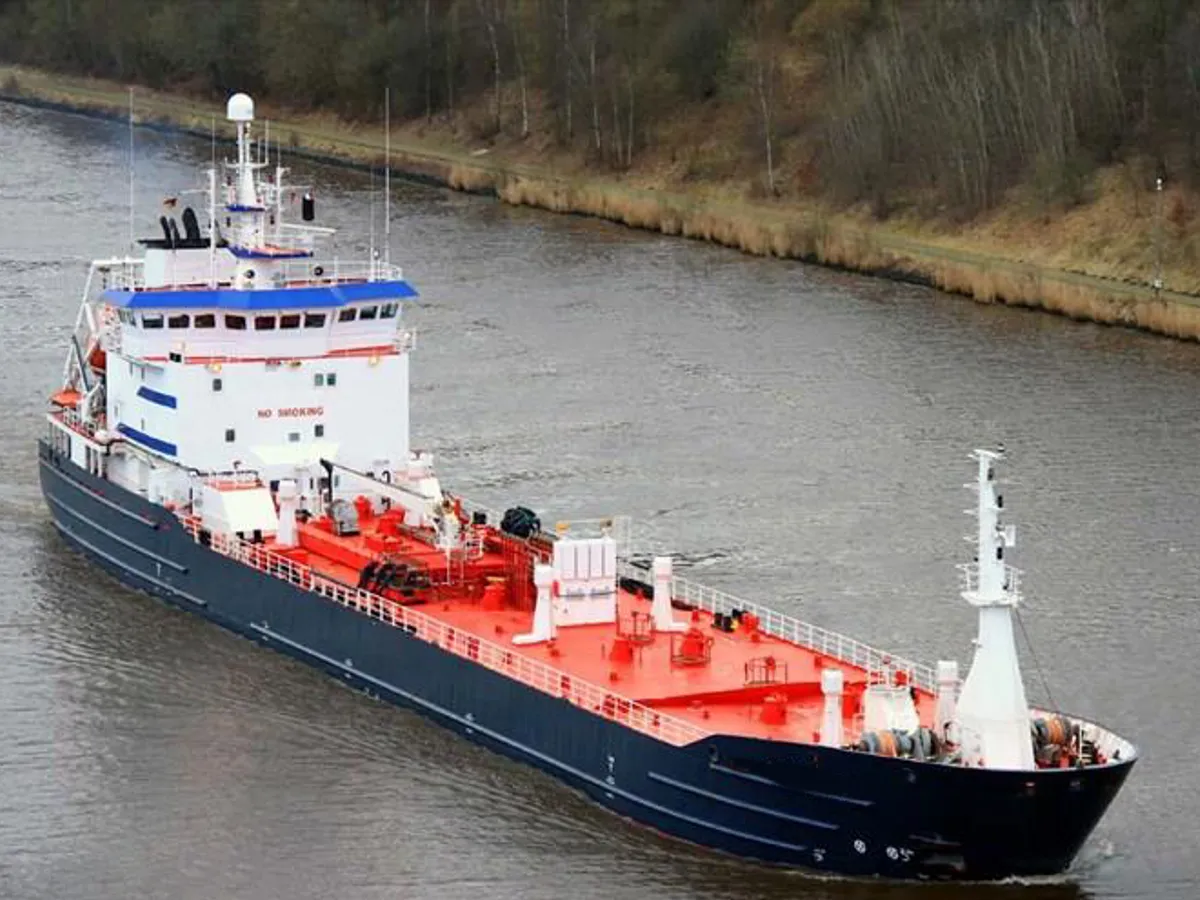 Olie-/chemikaliëntanker te koop