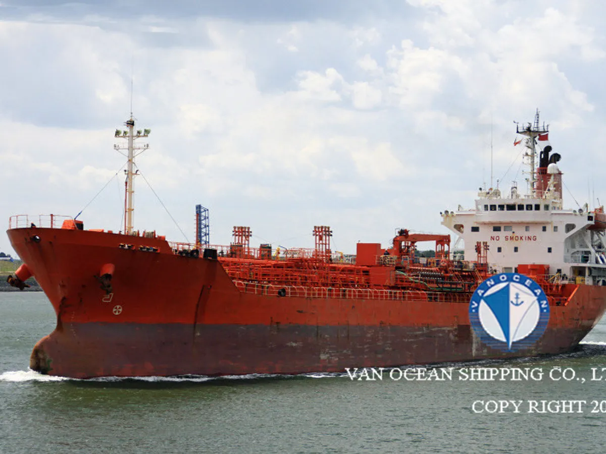 Olie-/chemikaliëntanker te koop