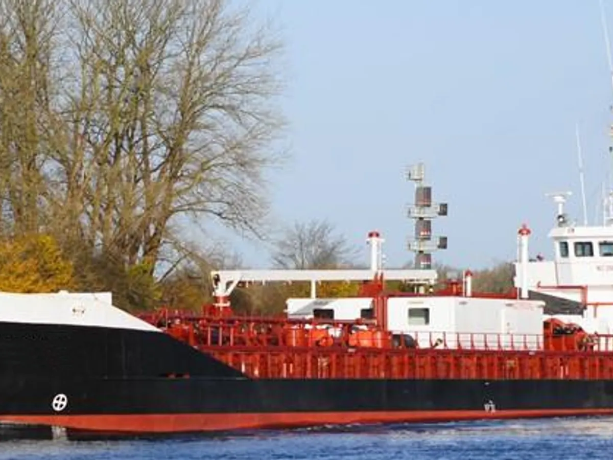 Olie-/chemikaliëntanker te koop