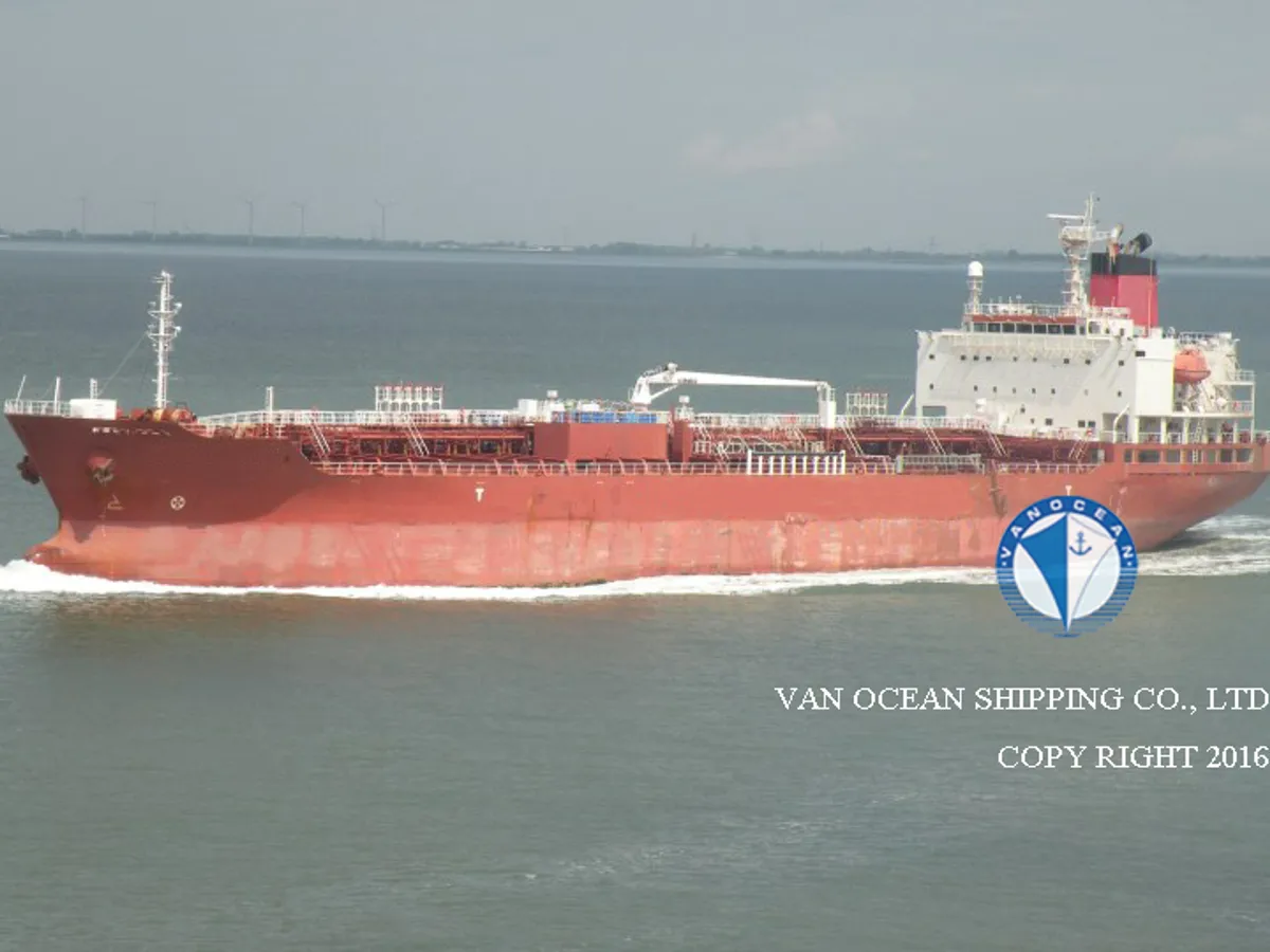 Olie-/chemikaliëntanker te koop