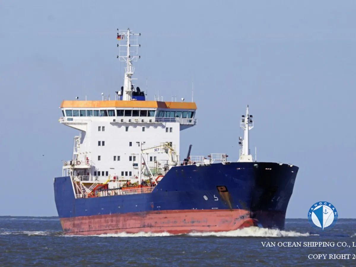 Olie-/chemikaliëntanker te koop