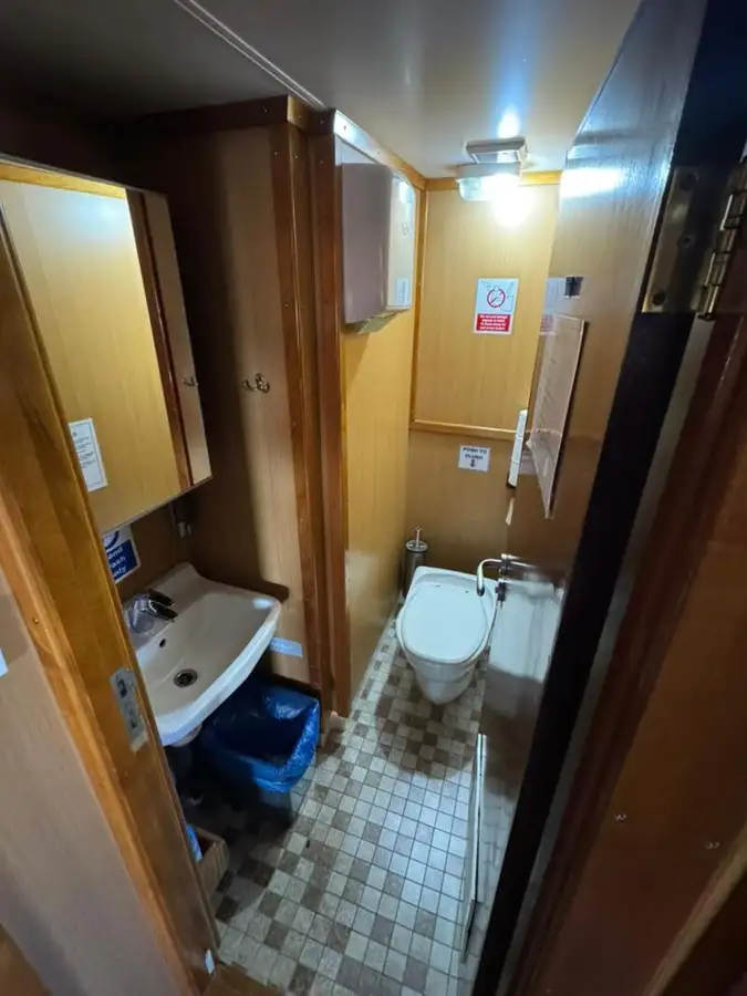 Containerschip te koop