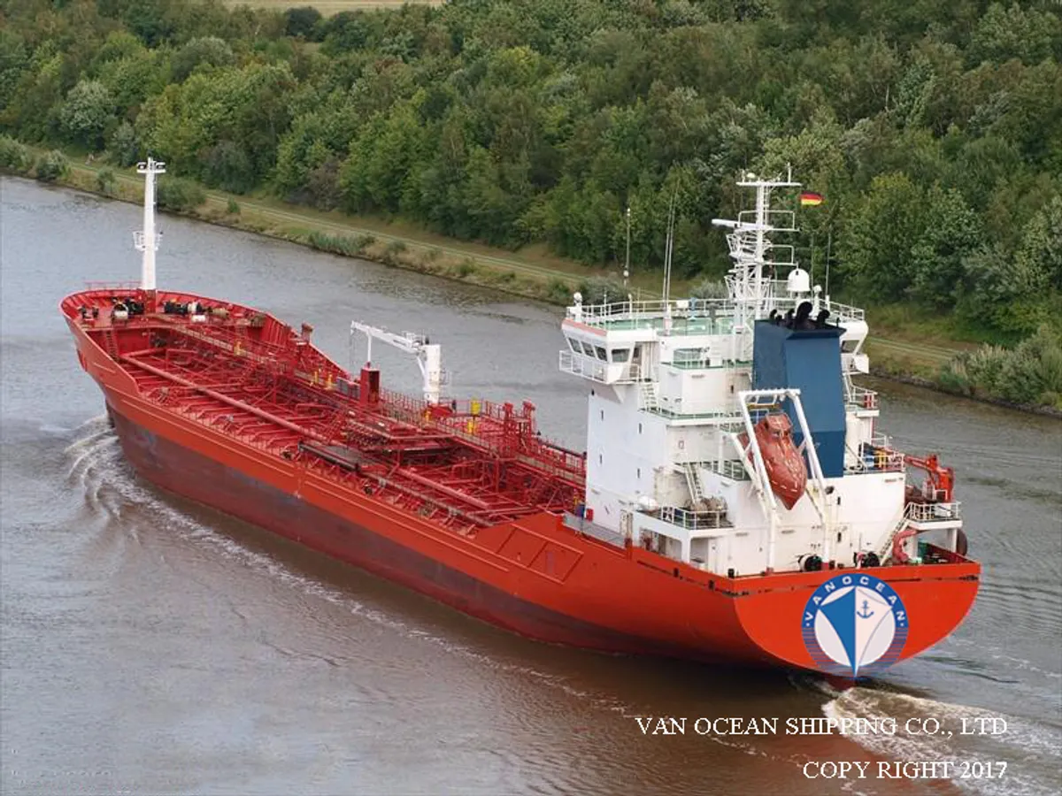 Olie-/chemikaliëntanker te koop