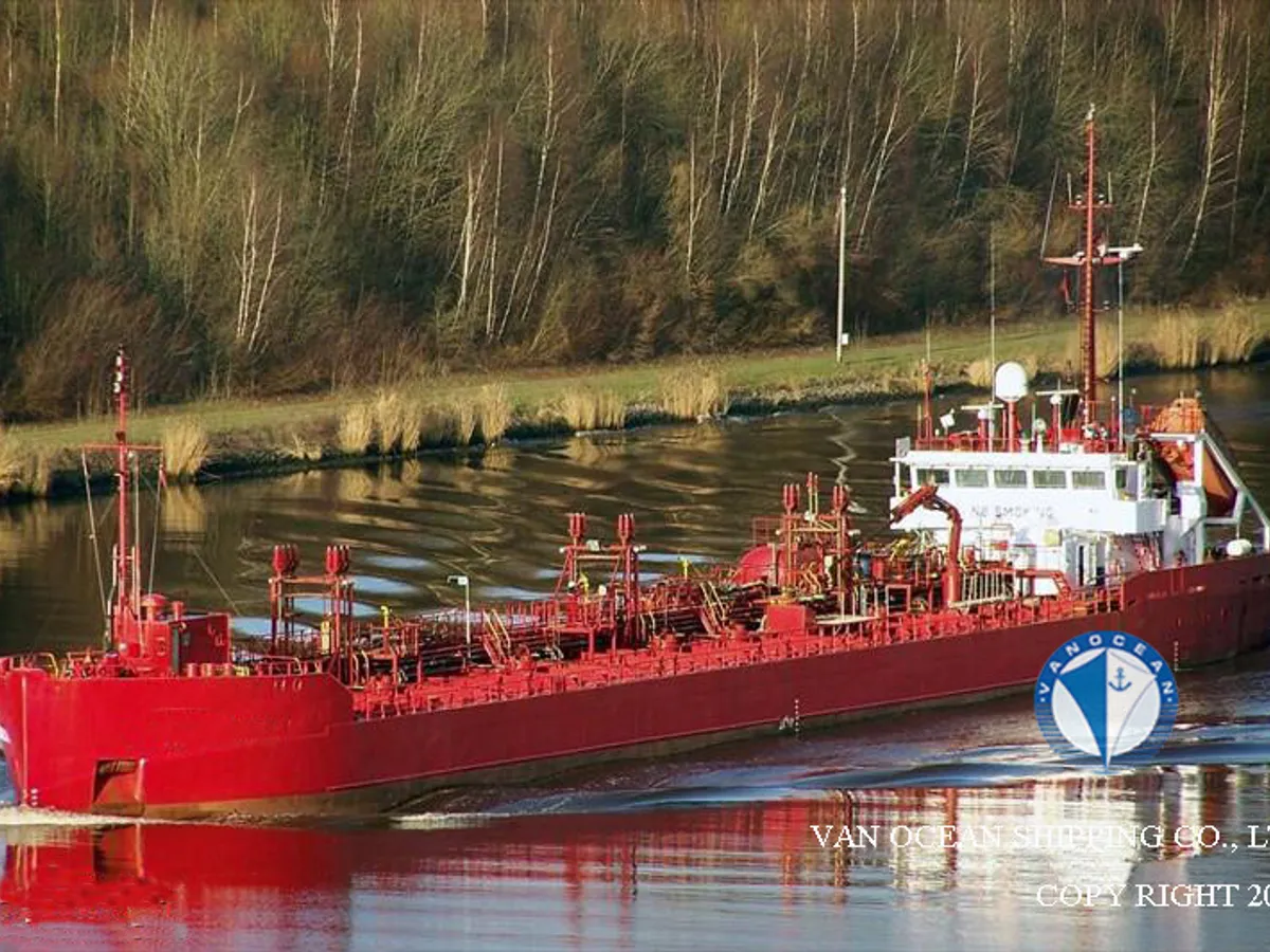 Olie-/chemikaliëntanker te koop