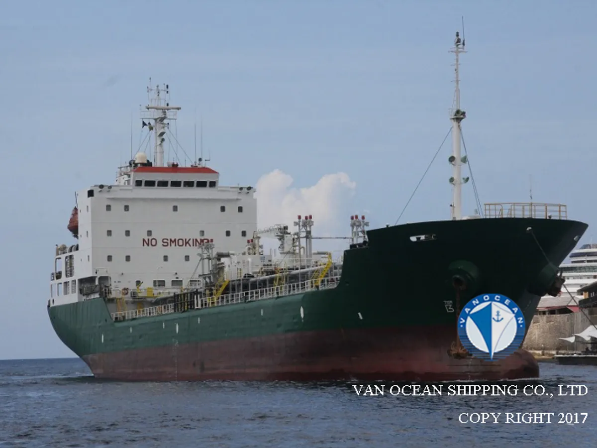 Olie-/chemikaliëntanker te koop