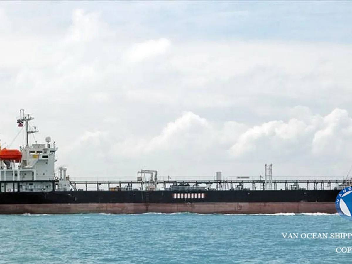 Olie-/chemikaliëntanker te koop
