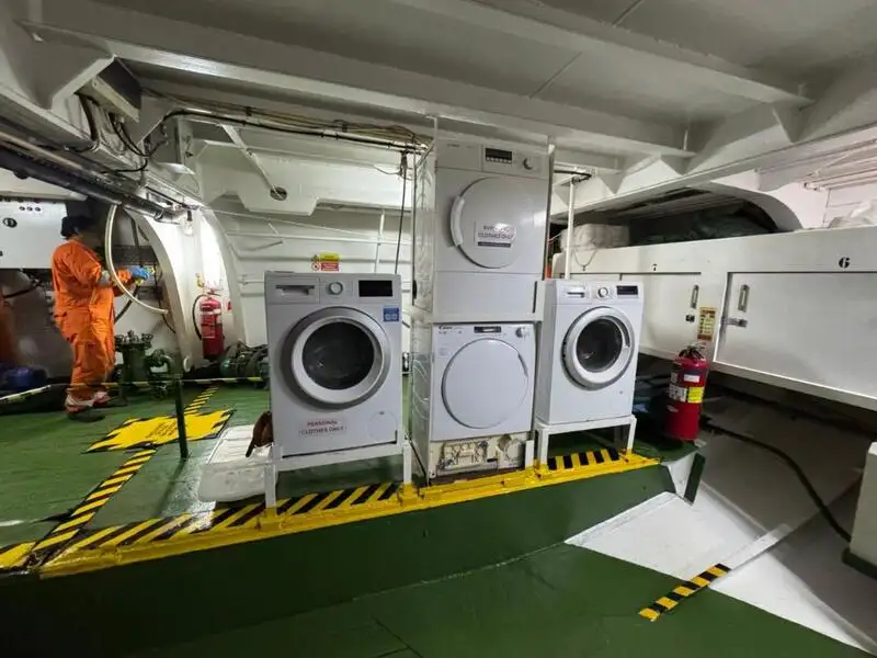 Containerschip te koop
