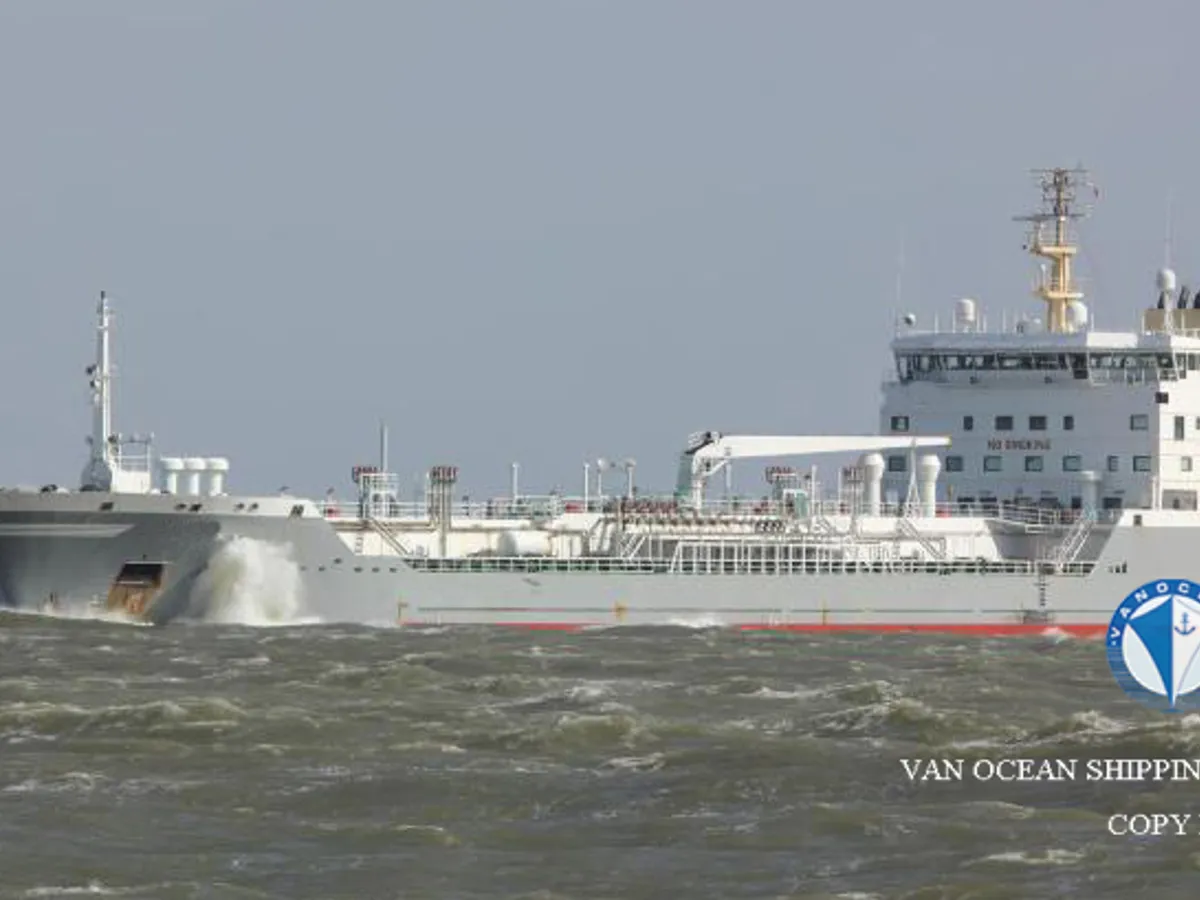 Olie-/chemikaliëntanker te koop