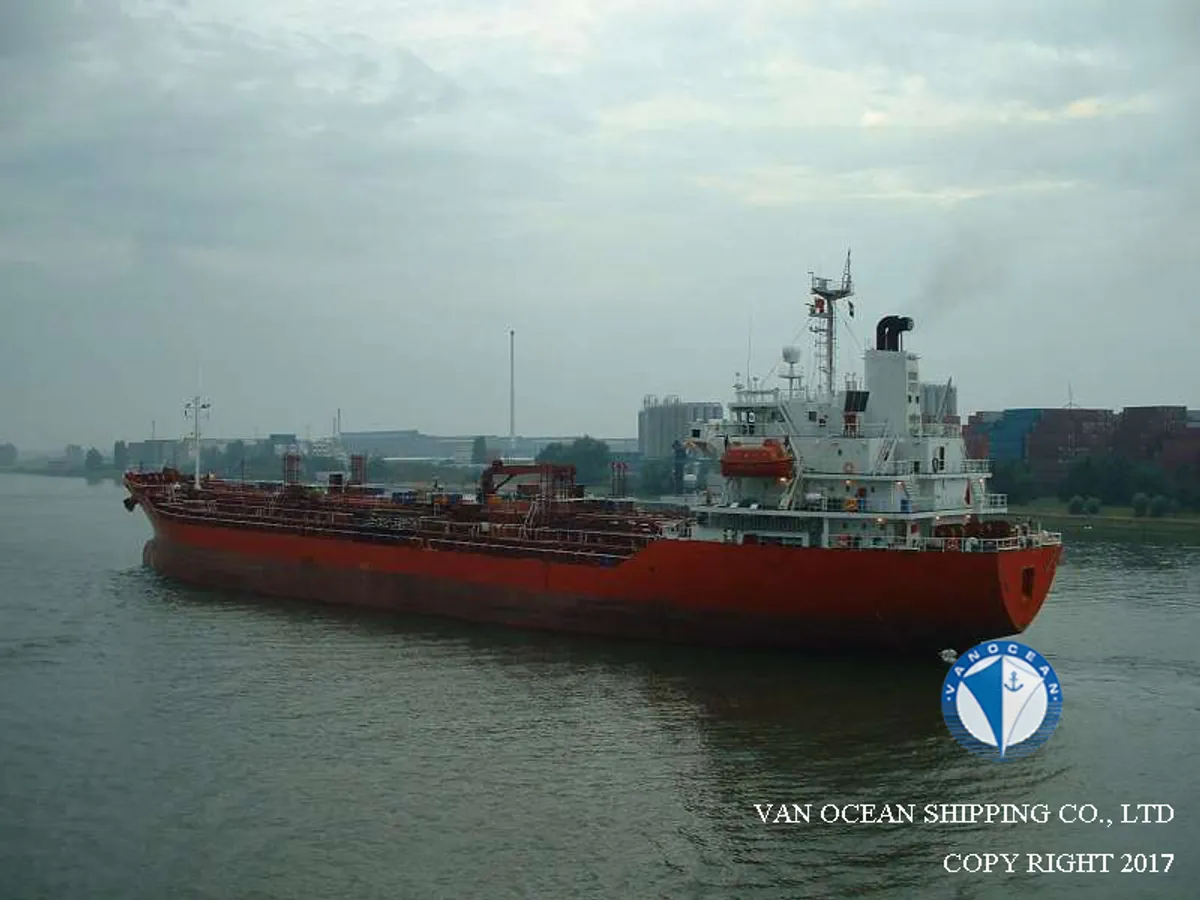 Olie-/chemikaliëntanker te koop
