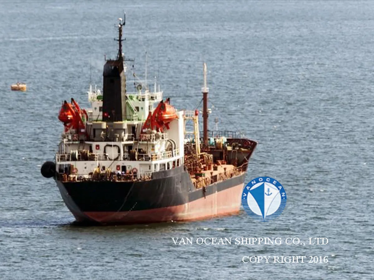 Olie-/chemikaliëntanker te koop