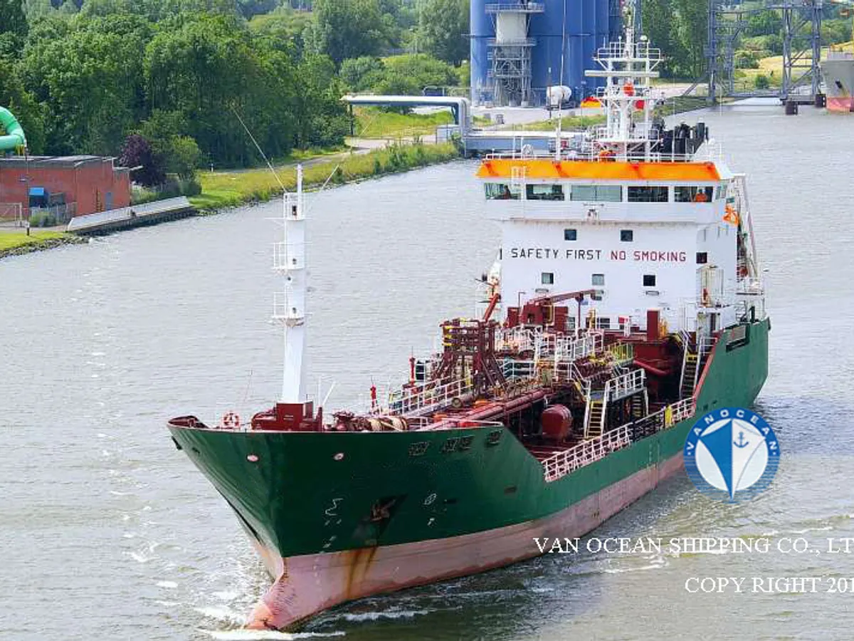 Olie-/chemikaliëntanker te koop