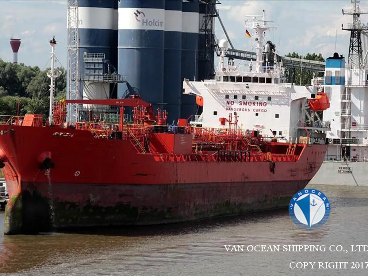 Olie-/chemikaliëntanker te koop