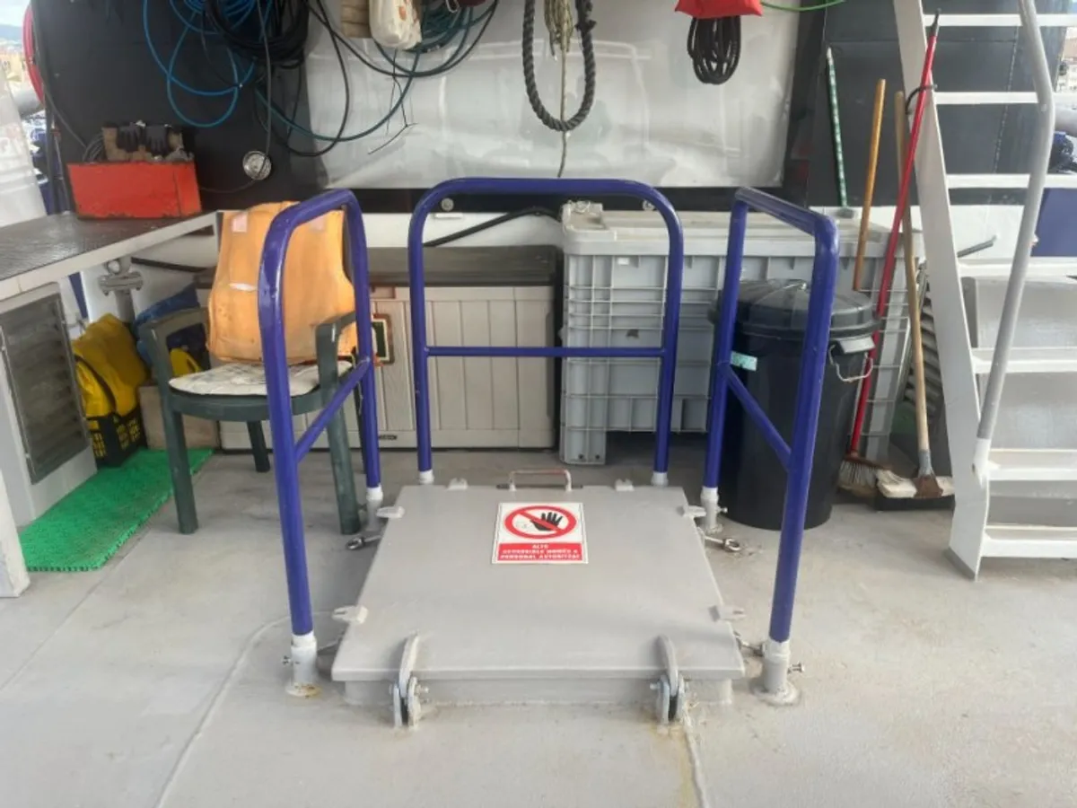 Onderzoeksvaartuig te koop
