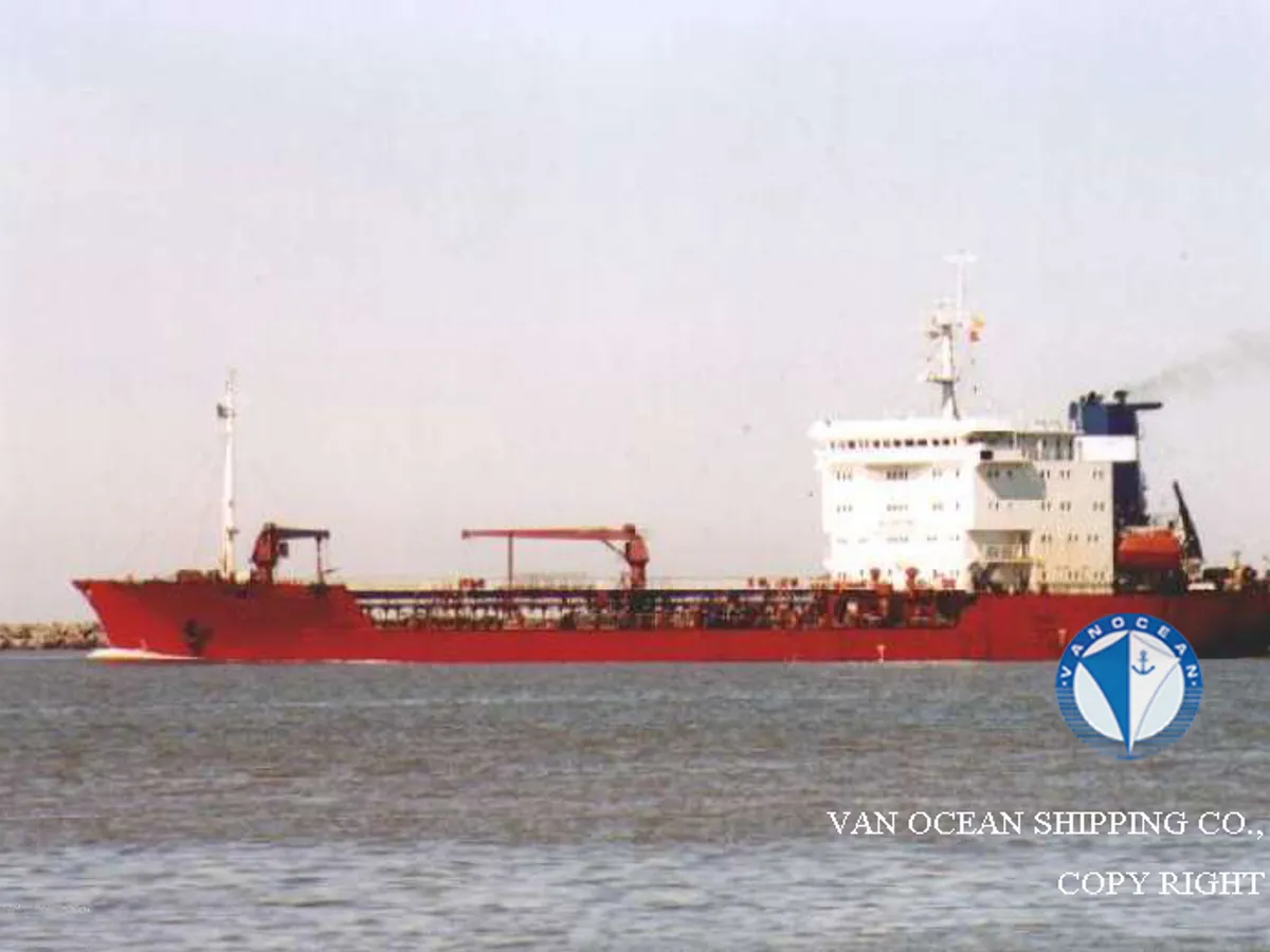 Olie-/chemikaliëntanker te koop