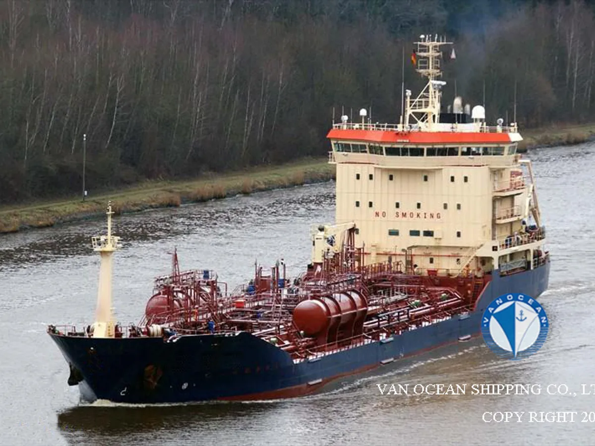 Olie-/chemikaliëntanker te koop