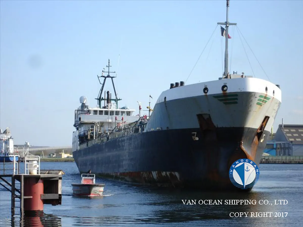 Olie-/chemikaliëntanker te koop