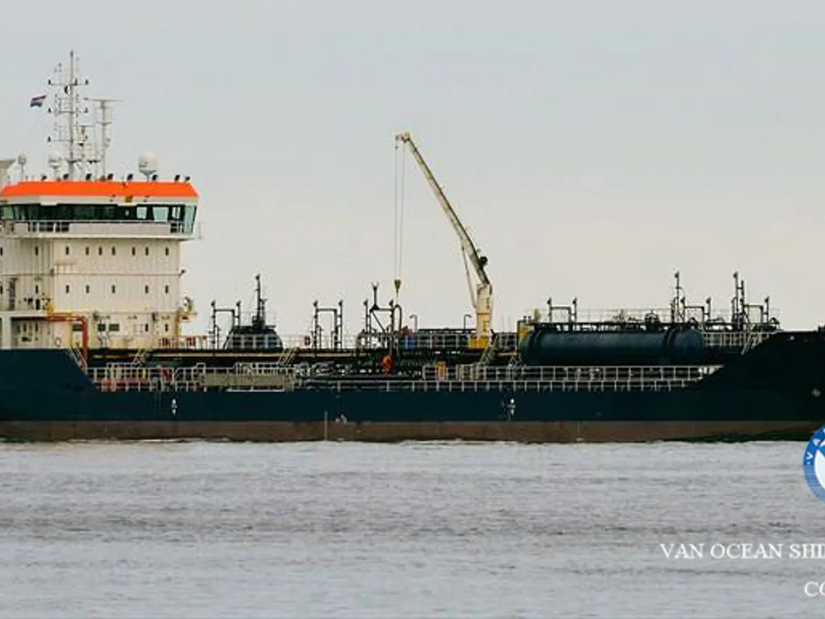 Olie-/chemikaliëntanker te koop