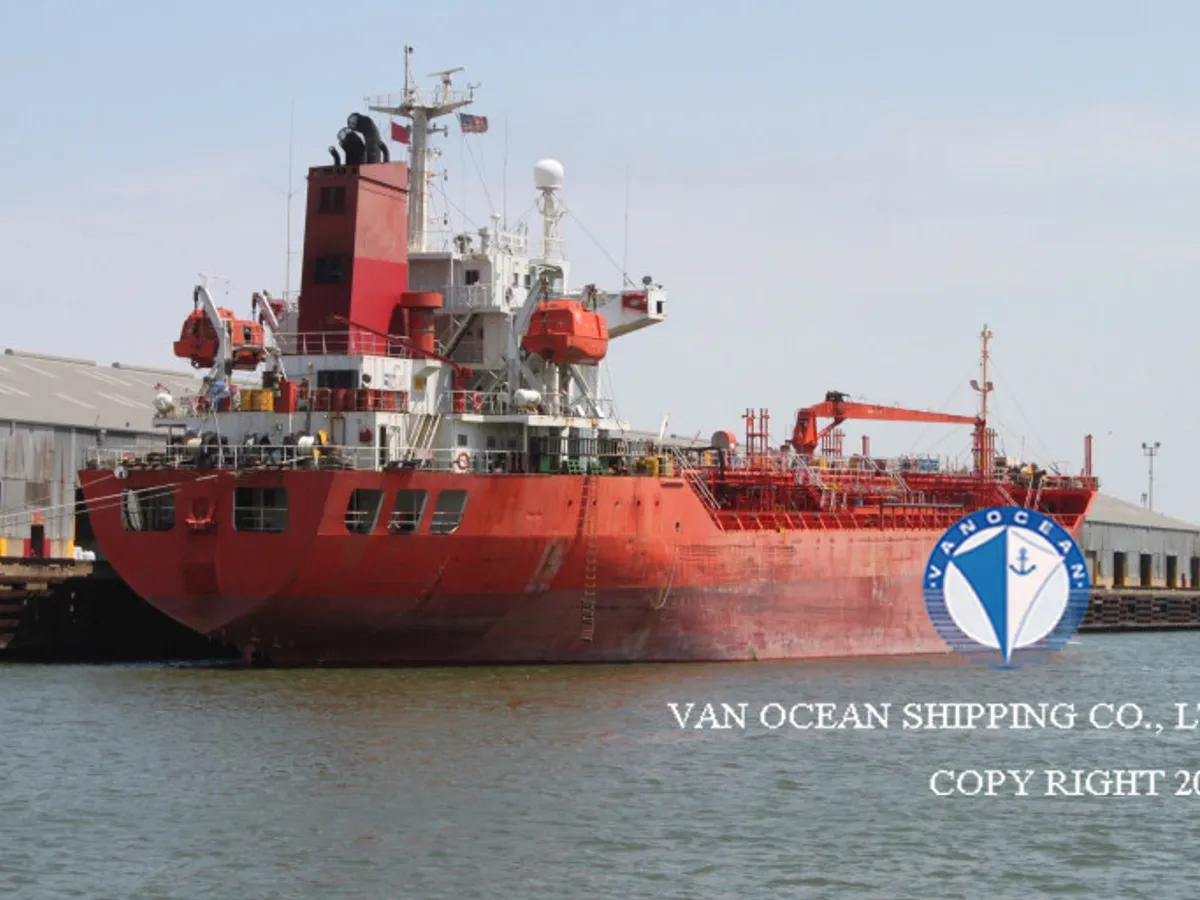 Olie-/chemikaliëntanker te koop