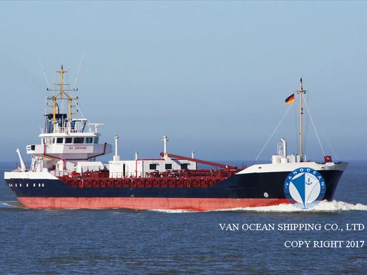 Olie-/chemikaliëntanker te koop
