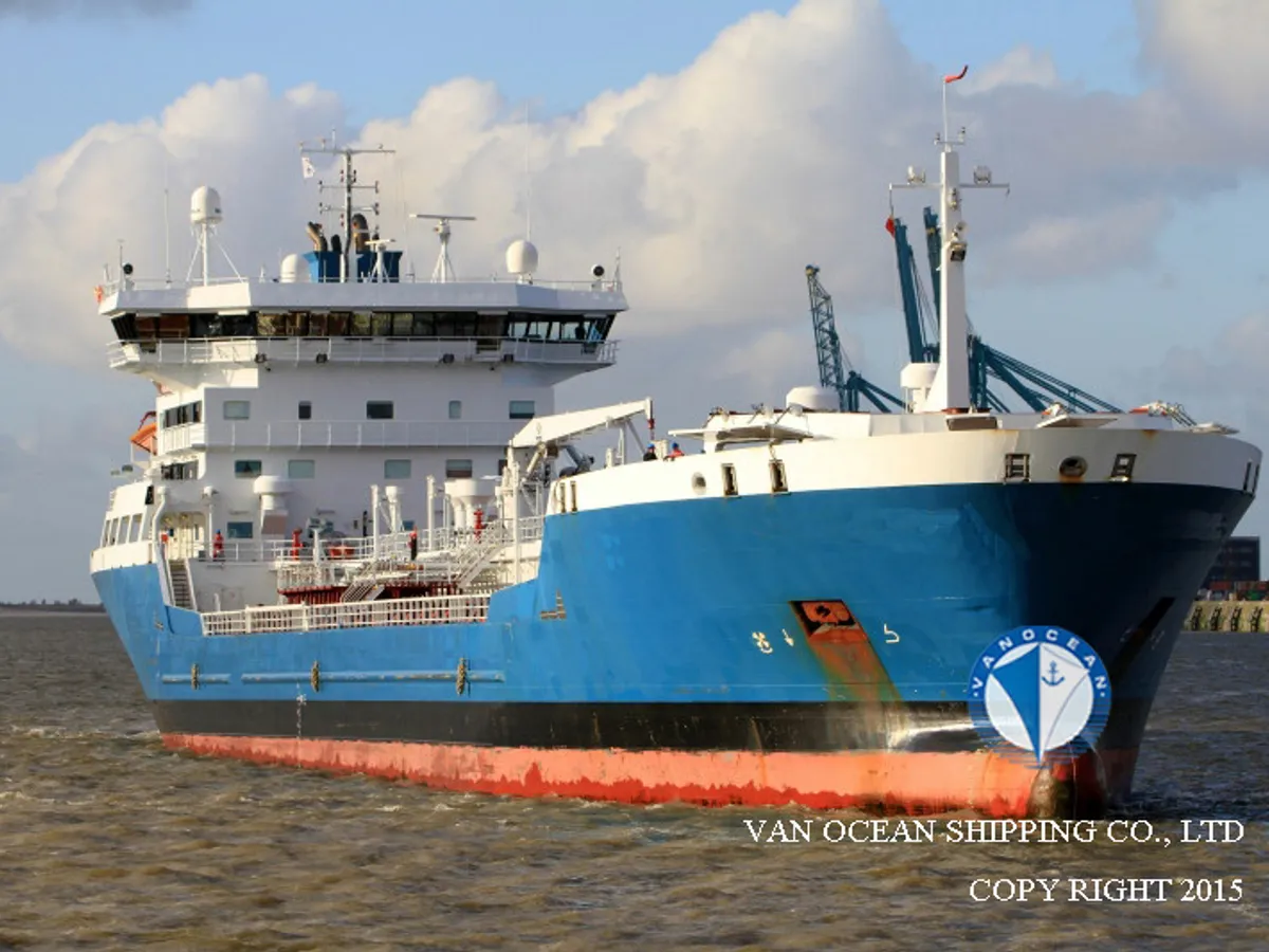 Olie-/chemikaliëntanker te koop