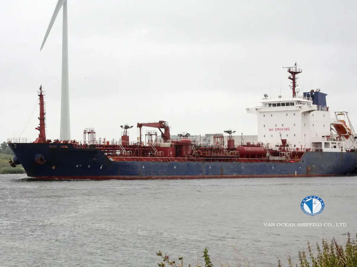 Olie-/chemikaliëntanker te koop