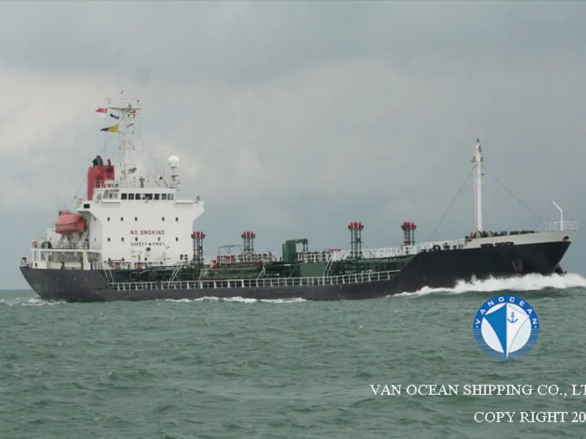 Olie-/chemikaliëntanker te koop
